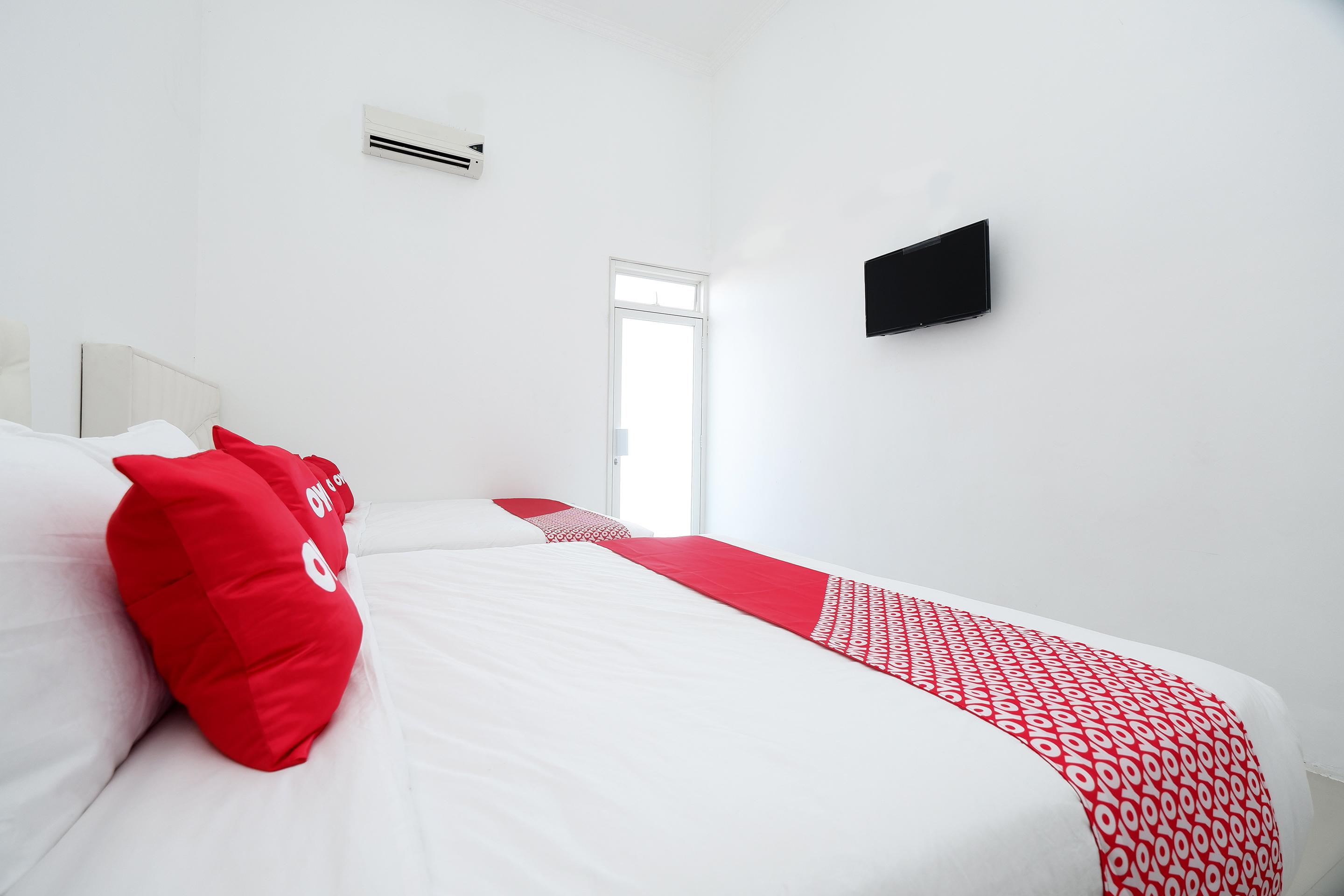 โอโย 1888 กรียา Rw Hotel Surakarta  ภายนอก รูปภาพ