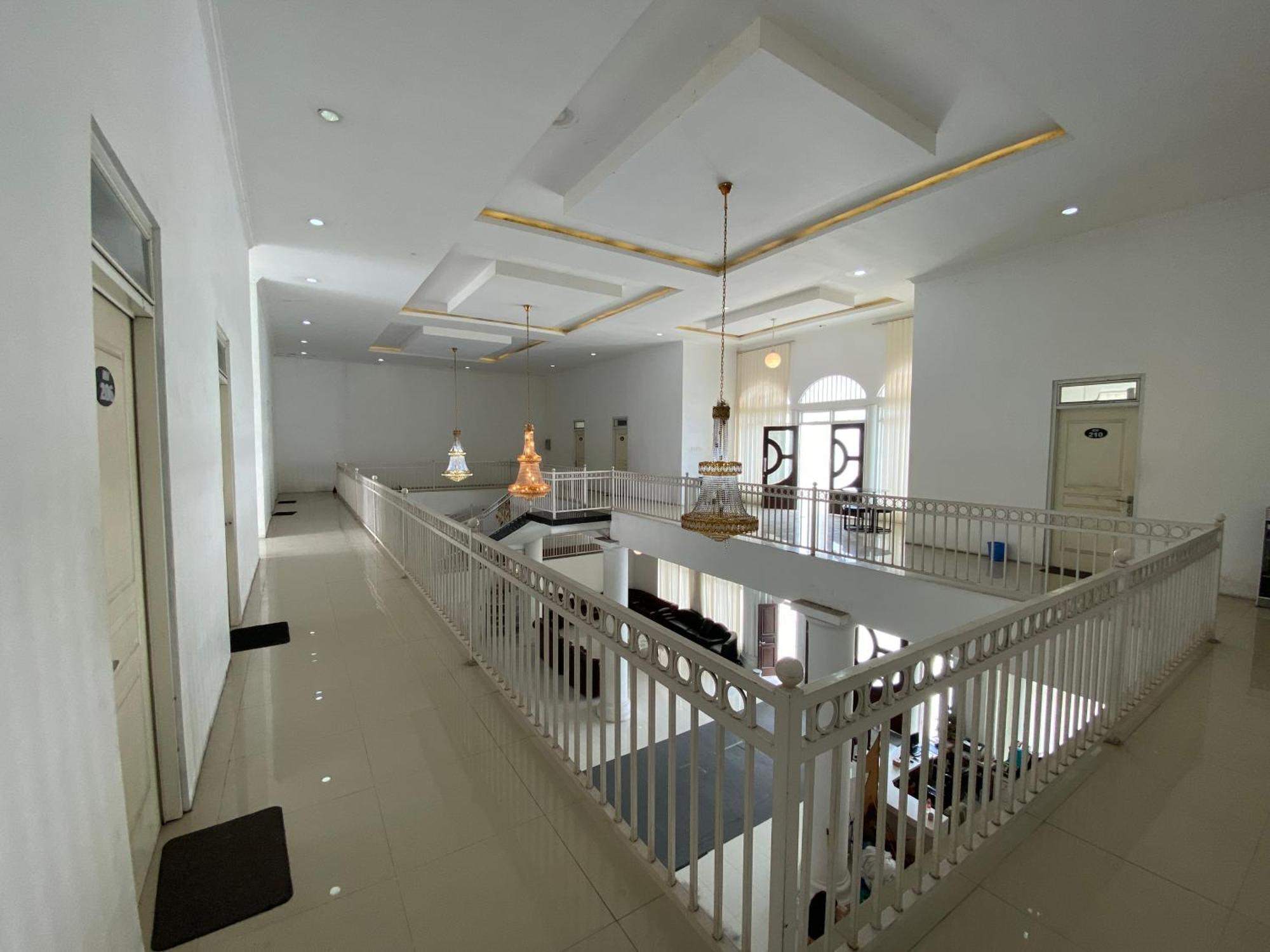โอโย 1888 กรียา Rw Hotel Surakarta  ภายนอก รูปภาพ